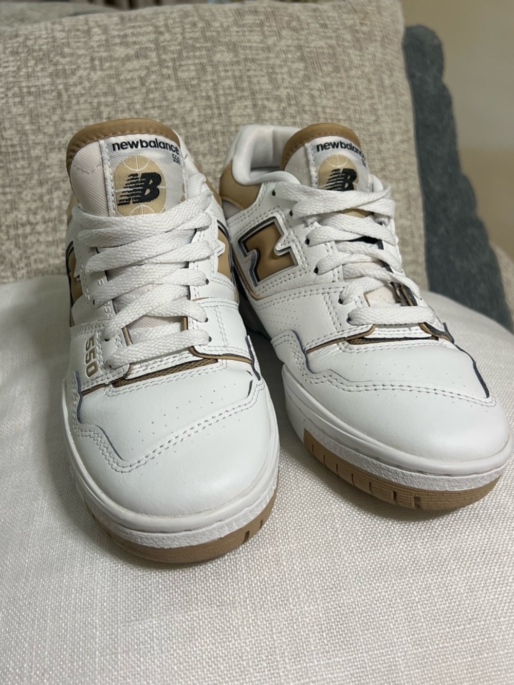 New Balance women size 7 White and Tan 550 Casual Sneakers